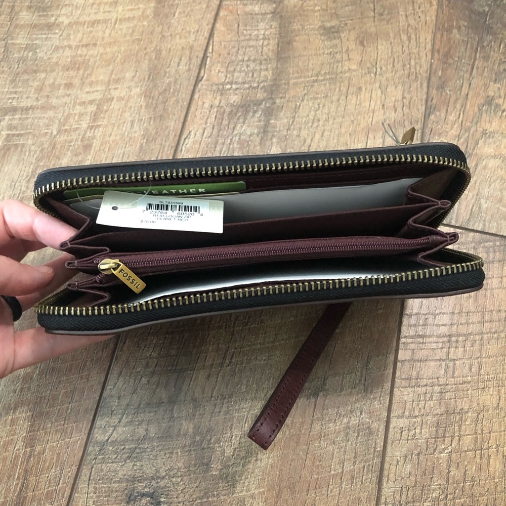 Fossil wallet
